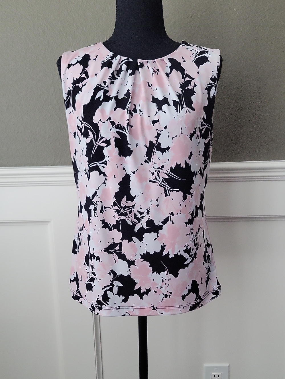 Calvin Klein Pink and Black Floral Sleeveless Camisole